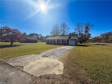 1056 Johnson Cir, Franklin, VA 23851 - photo 3