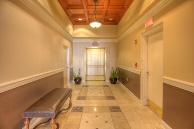 124 Walnut St Unit 308-large-004-25-Buil