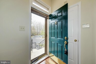 6305 Tisbury Dr, Burke, VA 22015 - photo 4