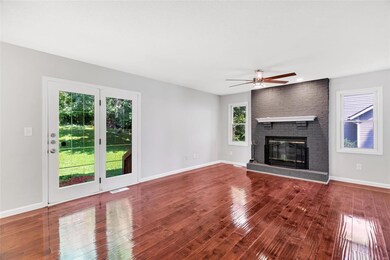 2031 Greenbrier Dr, Collinsville, IL 62234 - photo 7