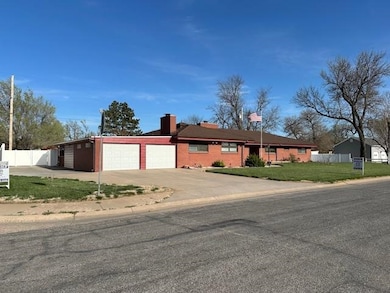 1218 Wilson St, Great Bend, KS 67530 - photo 2