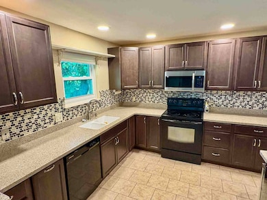 3521 Lisa Ln, Enid, OK 73703 - photo 3