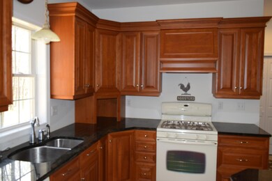 2204 S Rocky Mountain Dr, Effort, PA 18330 - photo 5