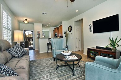 4025 N Hidden Canyon Dr-large-004-14-Ent