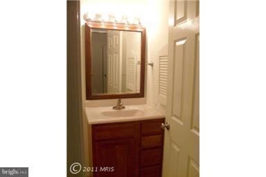 5822 Inman Park Cir unit 120, Rockville, MD 20852 - photo 5