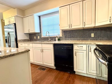 501 Gerald Rd, Memphis, TN 38122 - photo 7