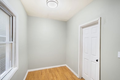 8524 S Buffalo Ave, Chicago, IL 60617 - photo 5