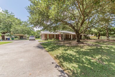 220LedouxDrExt-5