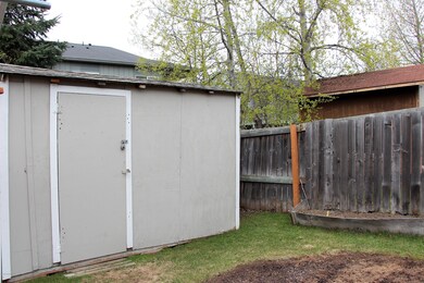 Shed/rear yard