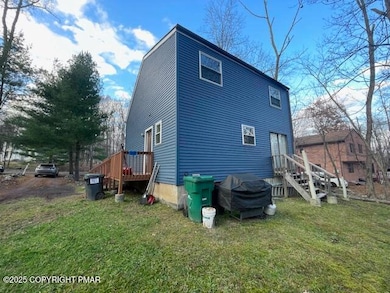 362 Somerset Dr, East Stroudsburg, PA 18301 - photo 3