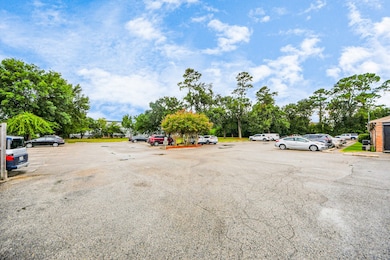 1529 Wirt Rd unit 6, Houston, TX 77055 - photo 3