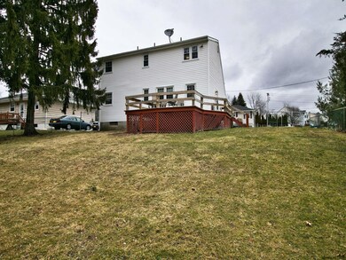 37 Acorn Ave, Rensselaer, NY 12144 - photo 3