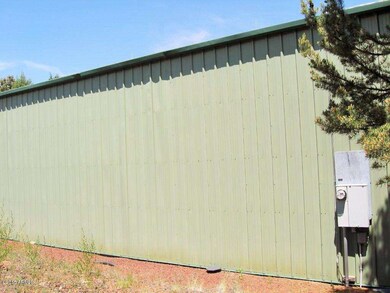 Hangar-Side