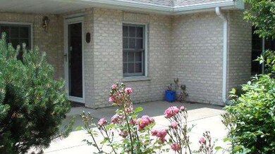 845 Havenshire Rd, Naperville, IL 60565 - photo 2