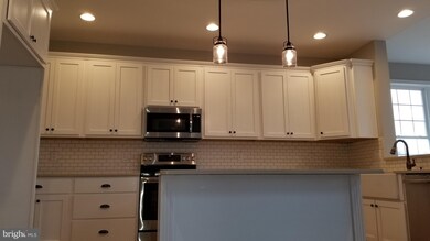 421 Hartford Dr, Chambersburg, PA 17202 - photo 7