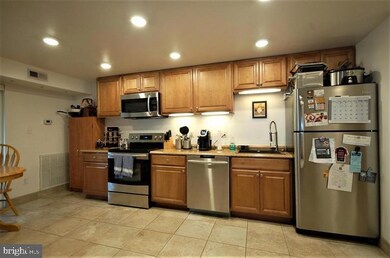 11601 Stoneview Square unit 1B, Reston, VA 20191 - photo 4