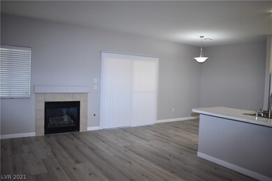 WITH GAS FIREPLACE