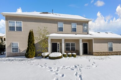 1412 Lakes Circle Dr Columbus OH 43240-1