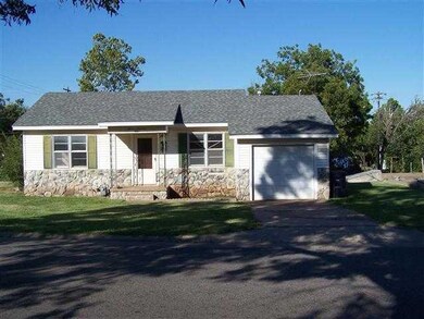 1504 N Tucker Ave, Shawnee, OK 74801 - photo 2