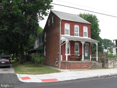 742 Plane St, Columbia, PA 17512 - photo 2