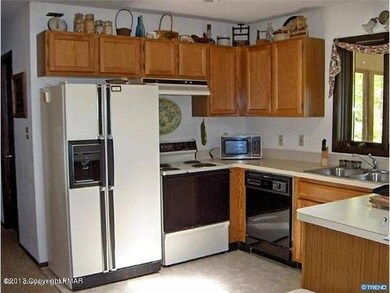 3017 Braintree Ct, Bushkill, PA 18324 - photo 5