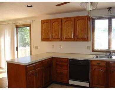 368 Read St, Attleboro, MA 02703 - photo 5