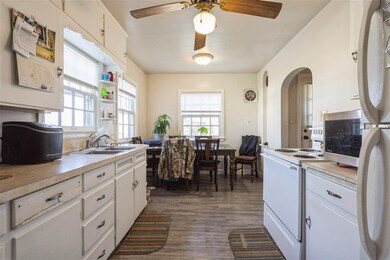 3718 C Ave NE, Cedar Rapids, IA 52402 - photo 7