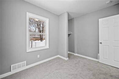 215 E 23rd St, Des Moines, IA 50317 - photo 6