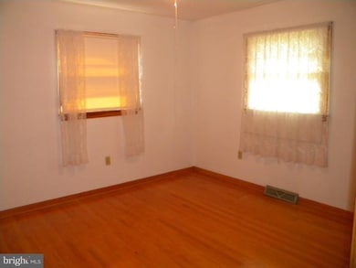 372 Miller Dr, Strasburg, VA 22657 - photo 2