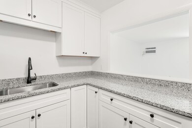 58 Jacqueline Rd unit 10, Waltham, MA 02452 - photo 4