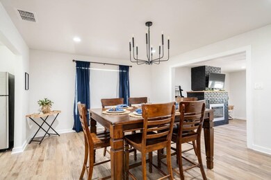 410 E Clarksville St, Jefferson, TX 75657 - photo 2