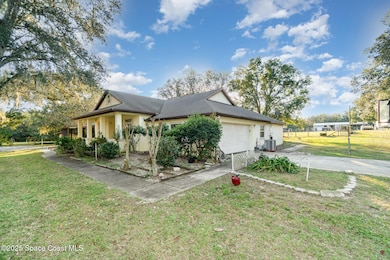 22631 Robbins Rd, Astatula, FL 34705 - photo 4