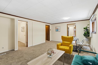 1592 Greenbrier St, Saint Paul, MN 55106 - photo 2