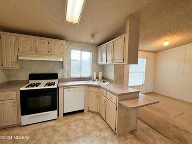 Kitchen/Dining Area