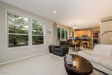 024-Family_Room-3303040-medium