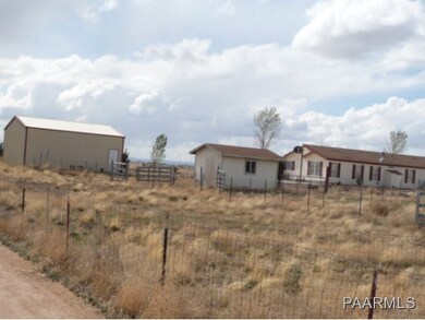 25555 N Mitchell Ln, Paulden, AZ 86334 - photo 5