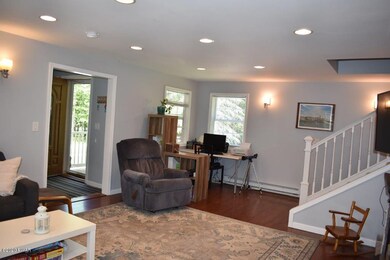 802 Lariat Ct, Hawley, PA 18428 - photo 3