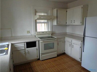 Kitchen. Lower kitchen
