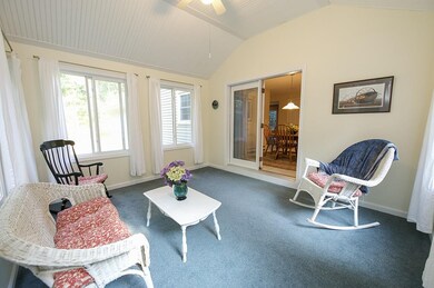 7 Hyde Park Cir, Londonderry, NH 03053 - photo 5