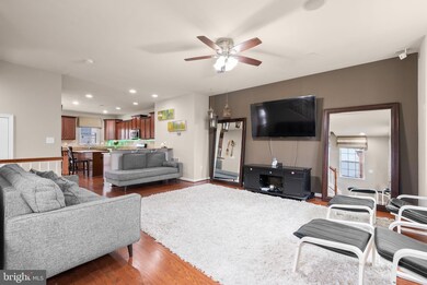 7964 Blue Stream Dr, Elk Ridge, MD 21075 - photo 4