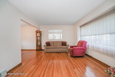 147 Lyndale Ave, Staten Island, NY 10312 - photo 5