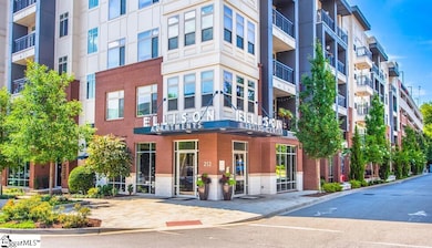 212 E Broad St unit Gossamer, Greenville, SC 29601 - photo 2