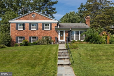 2434 Lexington Rd, Falls Church, VA 22043 - photo 3