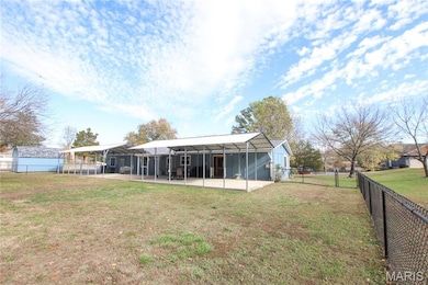 421 Lake Shore Dr, Saint Clair, MO 63077 - photo 5