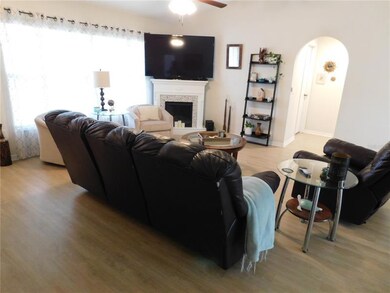 LIVING RM