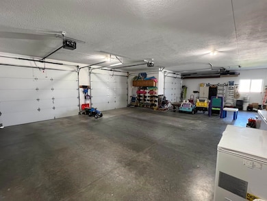 806 Regency Cir, Albion, NE 68620 - photo 7