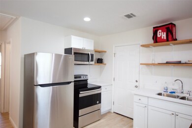 6709 Greenhurst St unit A, Houston, TX 77091 - photo 4