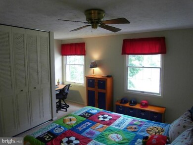 9912 Manet Rd, Burke, VA 22015 - photo 7