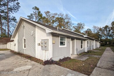 7635 Indian Lakes Dr unit 3, Jacksonville, FL 32210 - photo 2