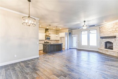 2601 NE 16th St, Moore, OK 73160 - photo 4